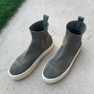 Olive stretch sneakers